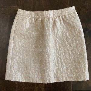 High waisted, business casual skirt with pockets